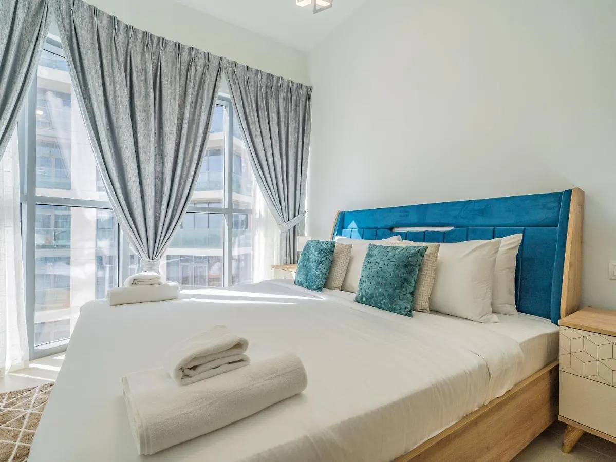 Glamorous Apartment Facing Burj Khalifa Dubai United Arab Emirates