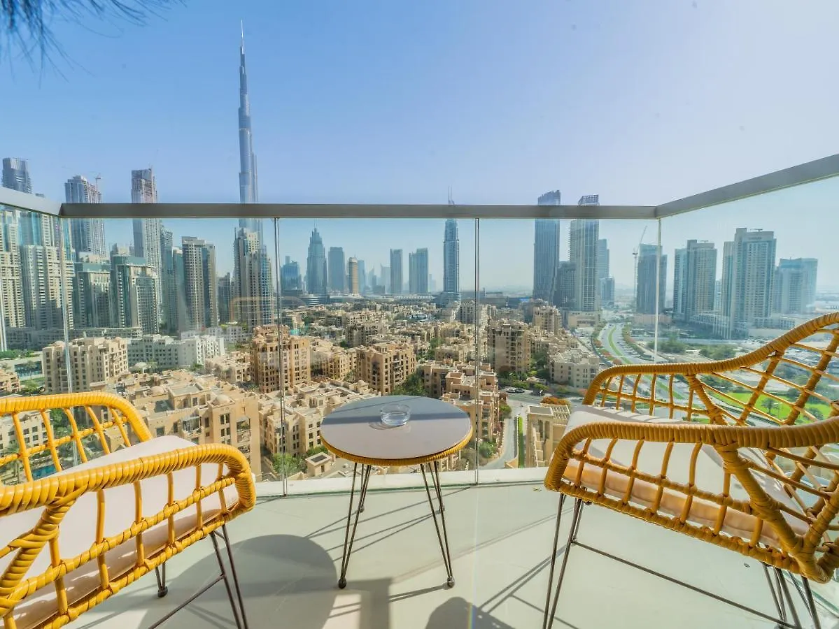 Glamorous Apartment Facing Burj Khalifa Dubai
