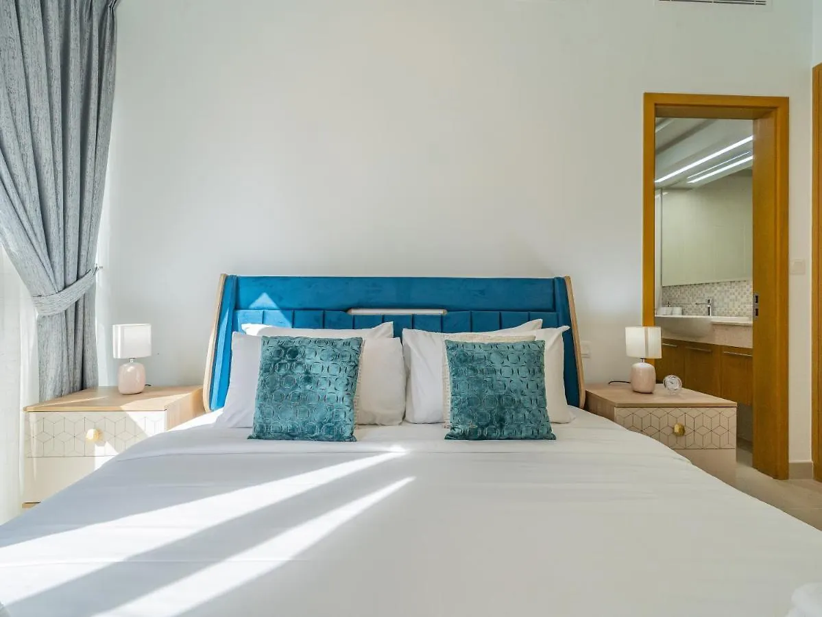 Glamorous Apartment Facing Burj Khalifa Dubai United Arab Emirates