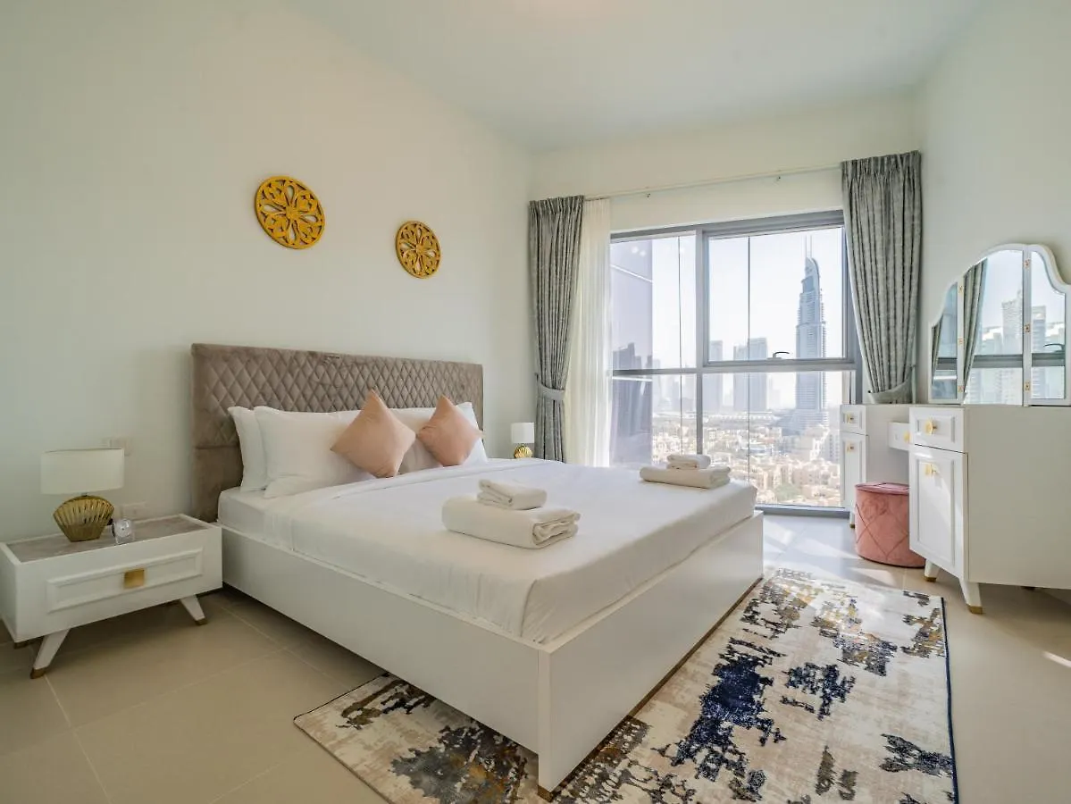 Glamorous Apartment Facing Burj Khalifa Dubai United Arab Emirates
