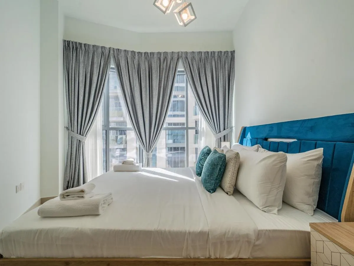 Glamorous Apartment Facing Burj Khalifa Dubai 0*,  United Arab Emirates