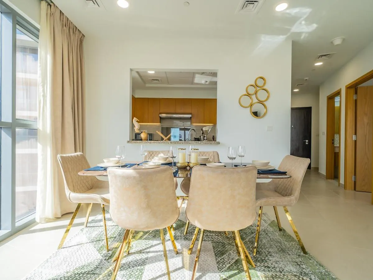 Glamorous Apartment Facing Burj Khalifa Dubai