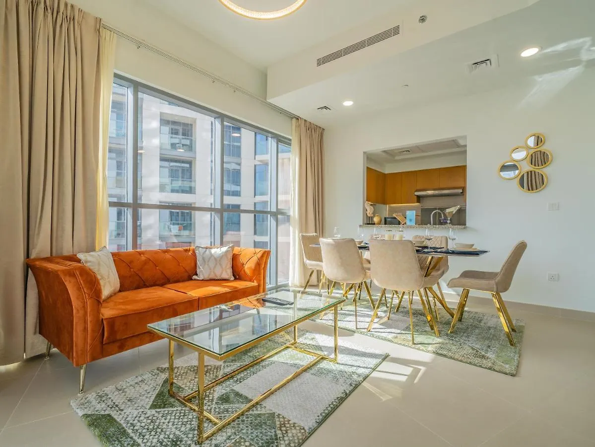 Glamorous Apartment Facing Burj Khalifa location