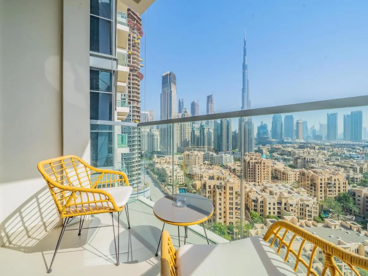 Glamorous Apartment Facing Burj Khalifa Dubai