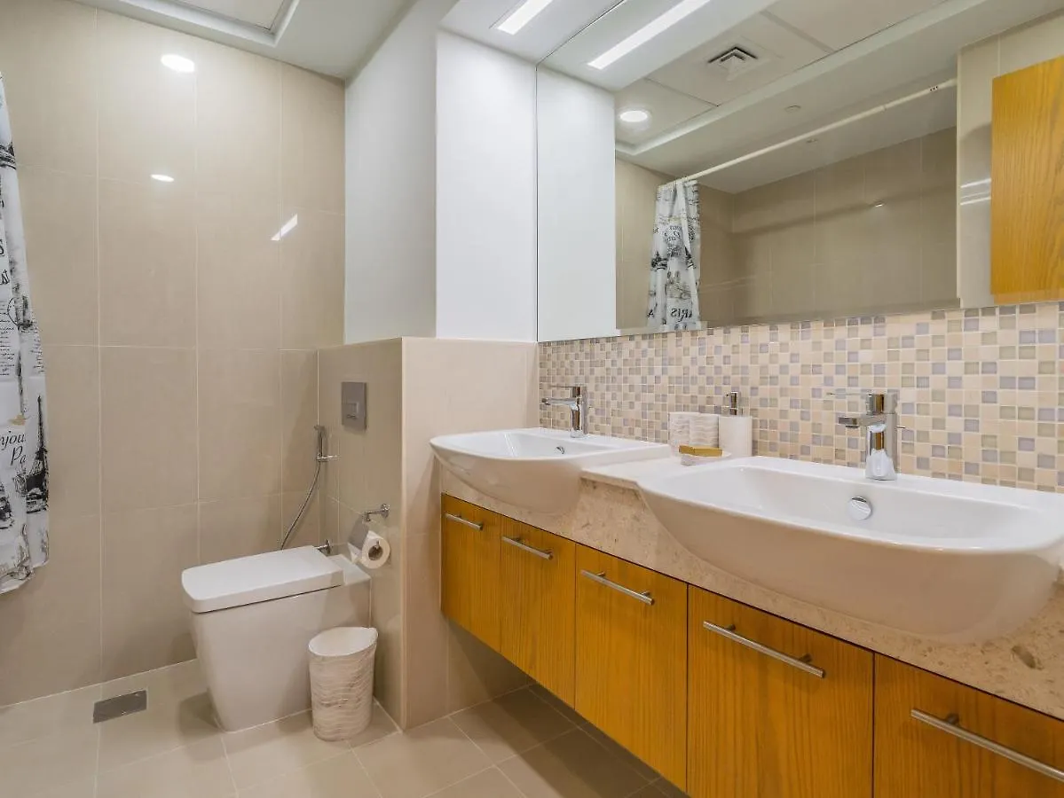 Glamorous Apartment Facing Burj Khalifa Dubai